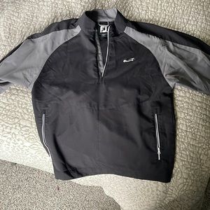 Mens, size medium, foot joy golf pullover. Great for windy/rainy conditions.